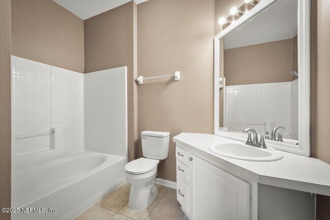 Building Photo - 7990 Baymeadows Cir E
