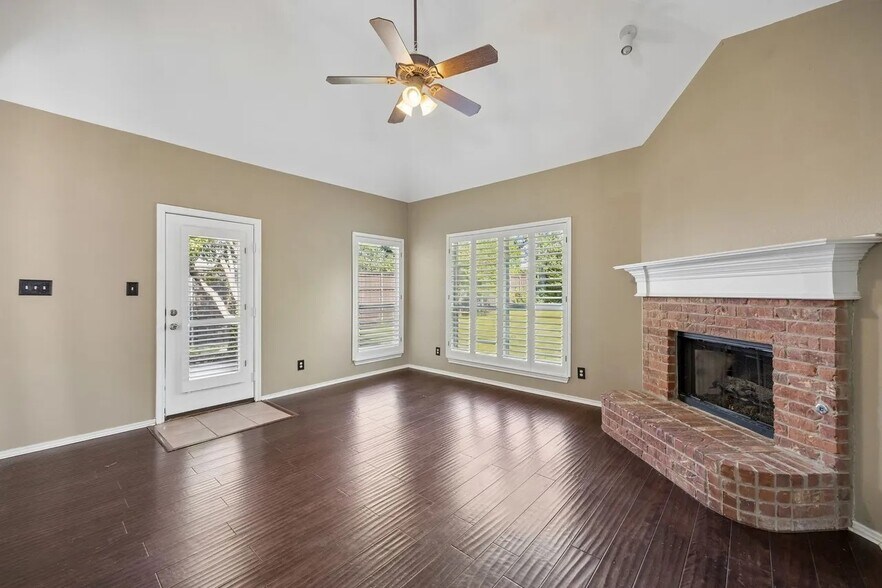 Building Photo - 1833 Melton Dr
