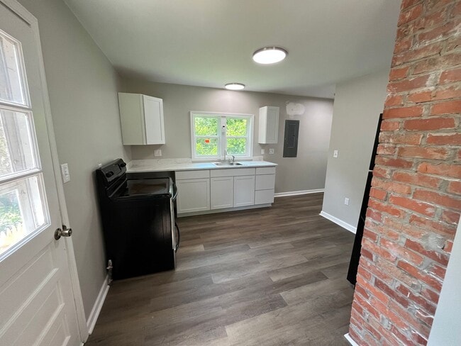 Building Photo - 2 Bedroom Home in Harrodsburg!