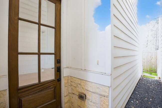 Building Photo - 6425 Highland Pine Ln