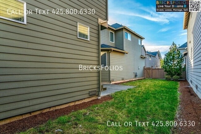 Building Photo - Serenity Meets Smart Living in Redmond Ridge