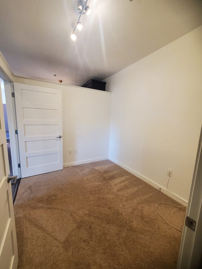 Building Photo - 48 Water St