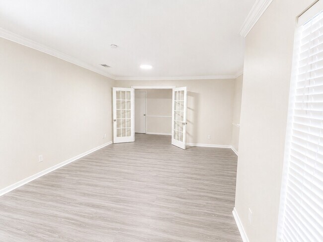 Building Photo - 24207 Shellbrook Dr