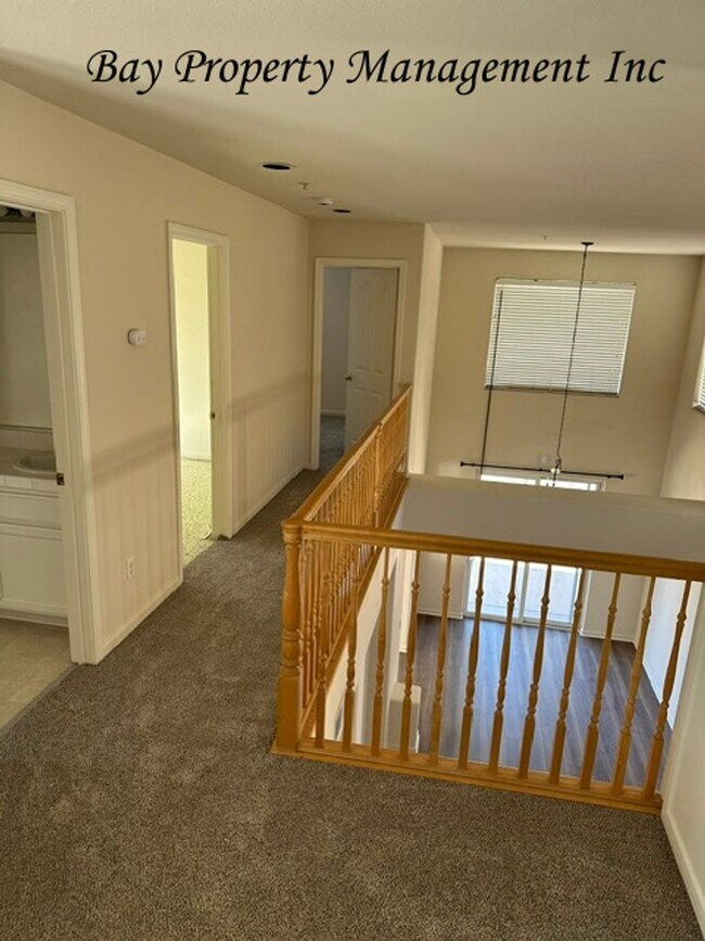 Building Photo - **Beautiful 4 Bedroom Home Overlooking Twin Creeks Golf Course**
