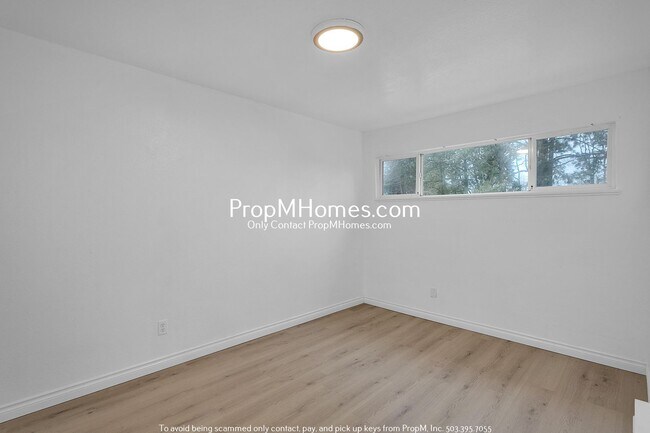 Building Photo - Freshly Renovated 2-Bedroom Apartment in C...