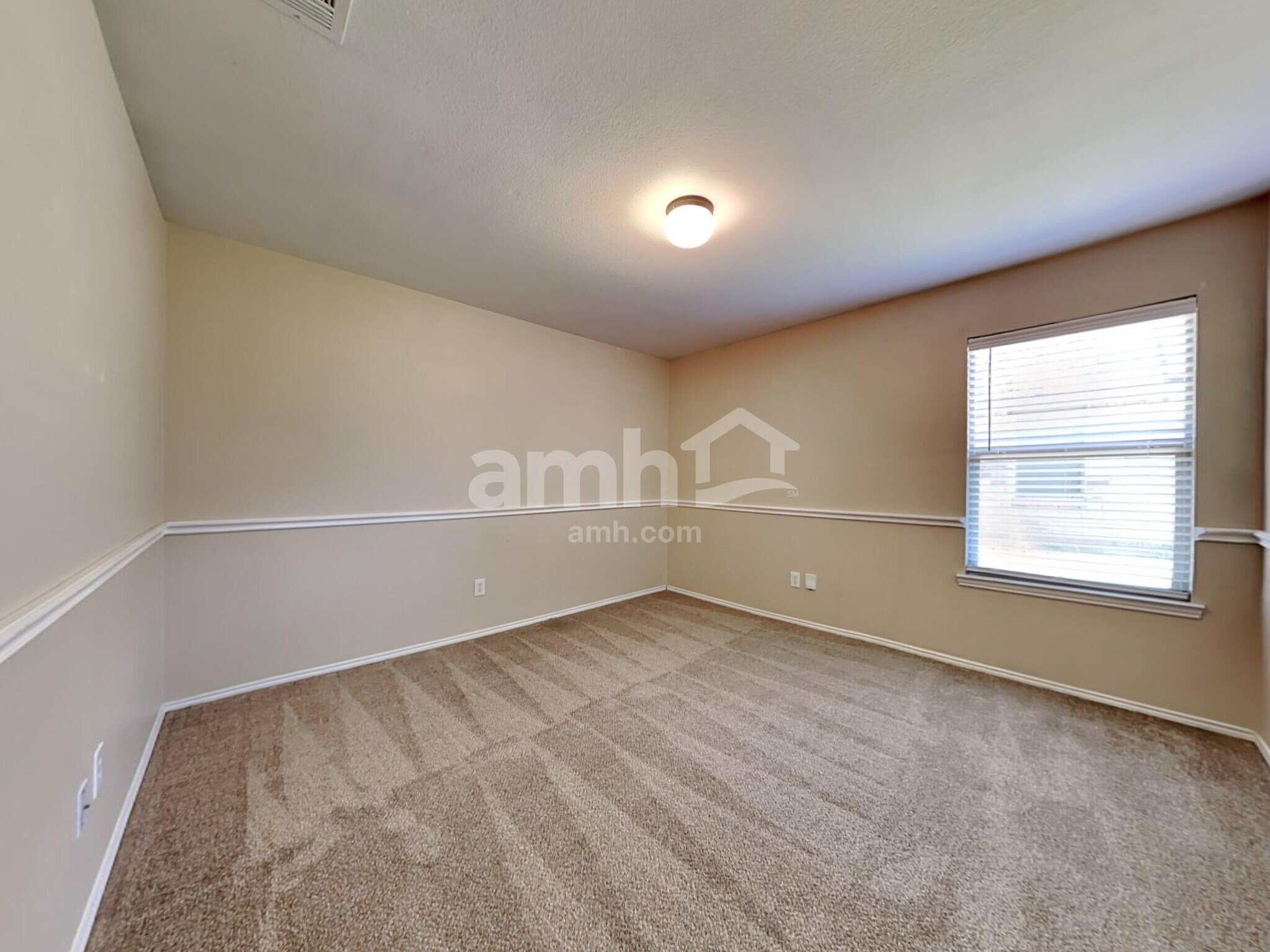 Building Photo - 516 Blue Sage Dr