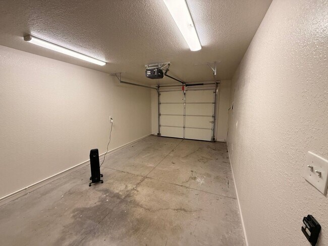 Building Photo - 2403 Talbott Way