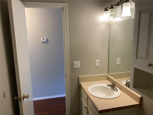 Building Photo - 2911 Beech Ave