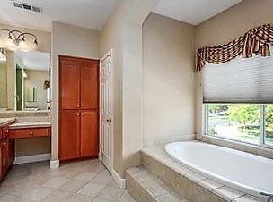Building Photo - Livermore HUGE family home 5bd/5a with Pool and firepit!