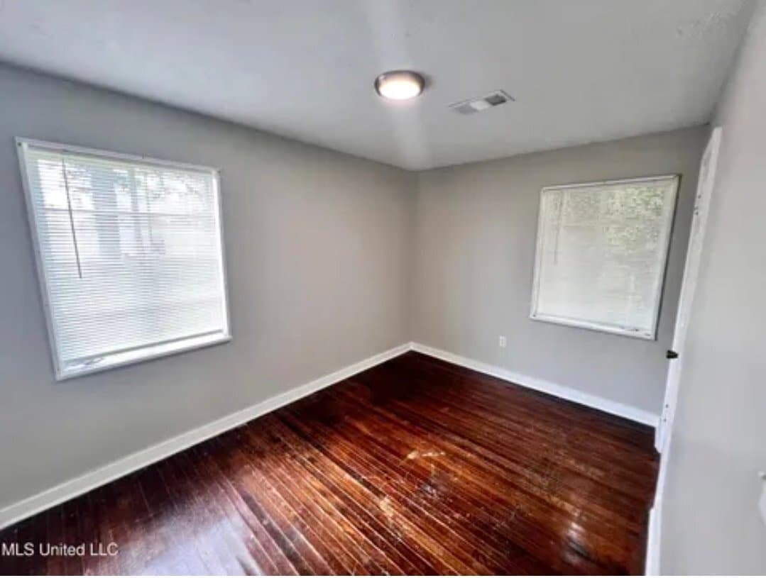 Building Photo - 1311 Fernwood Dr