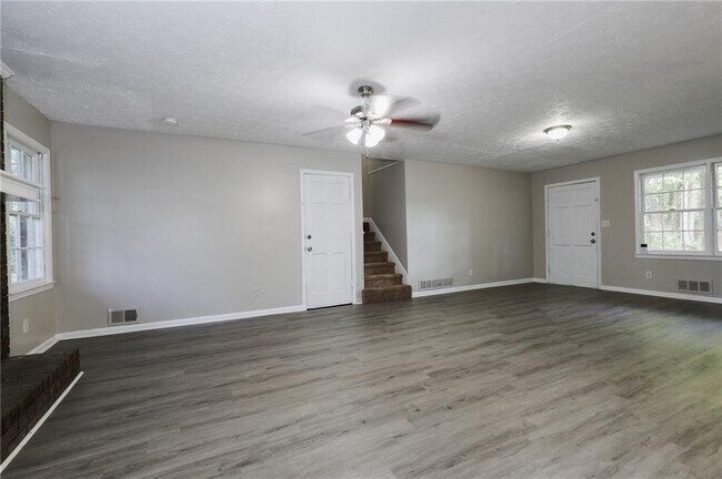 Building Photo - 43 Country Square Way