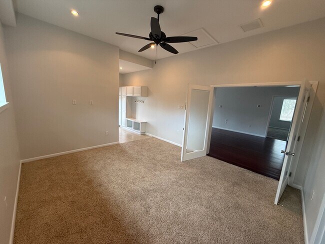 Building Photo - 2522 Chantilly Ave