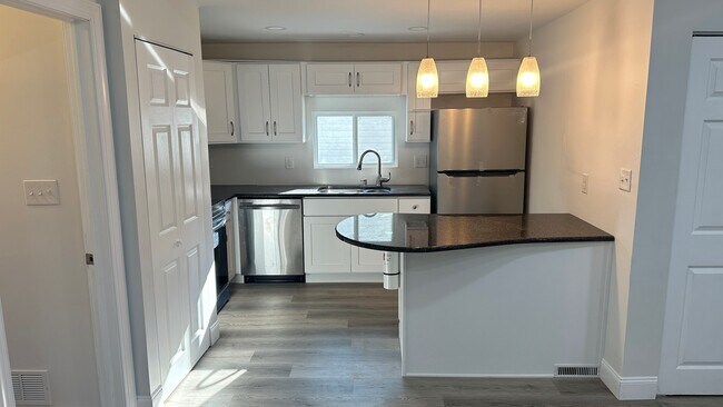 Building Photo - 422 Elbo Ln