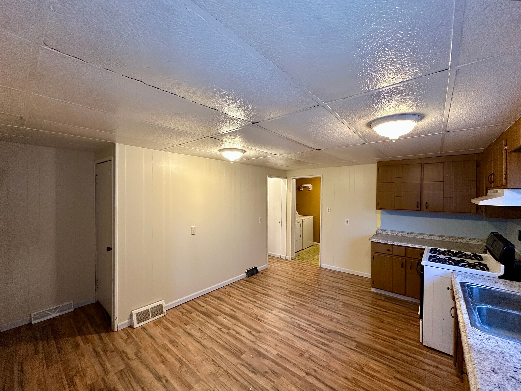 Building Photo - 105 W Chartes St