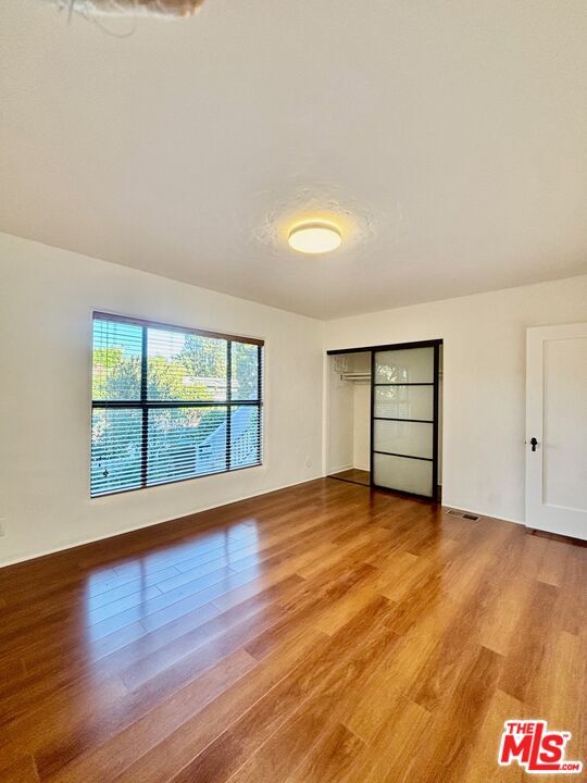 Building Photo - 2439 W Silver Lake Dr
