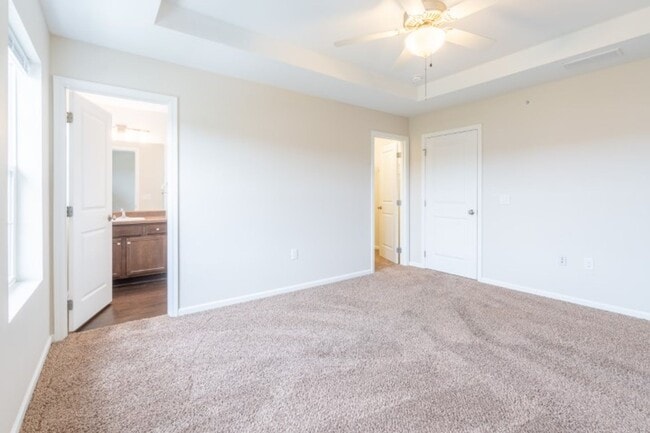 Building Photo - Huge, Open Floor Plan Townhome for RENT at Johnston Common Brownstones!