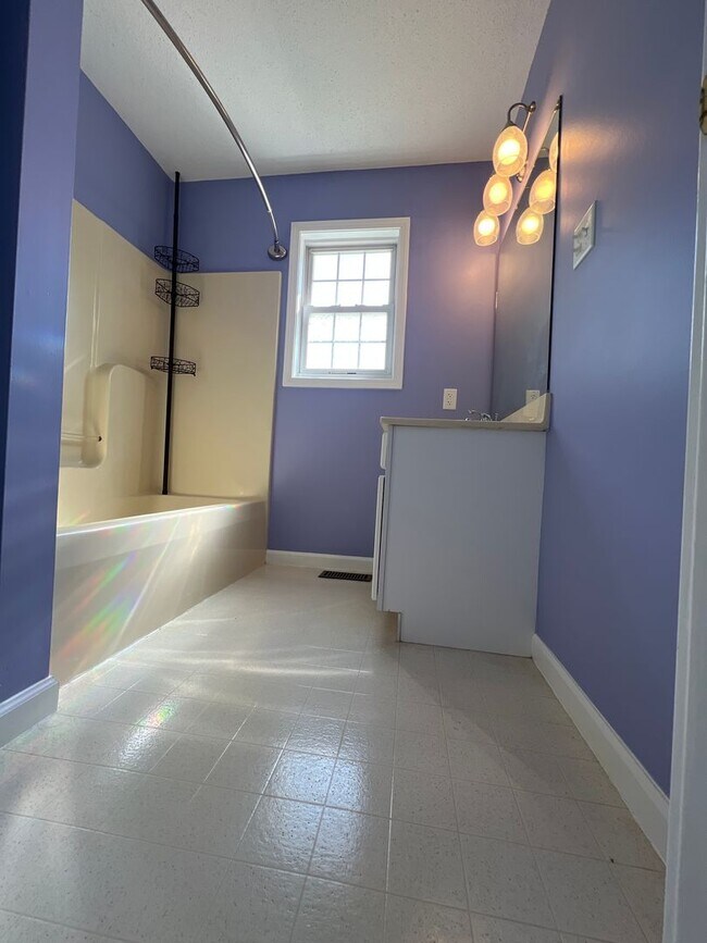 Building Photo - 2 Bedroom Condo! Available AUGUST 2026!  Monthly Rent $1,650