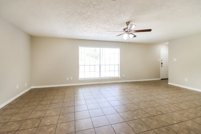 Building Photo - 8514 Forest Point Dr