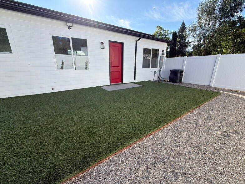 Building Photo - 6235 Penfield Ave