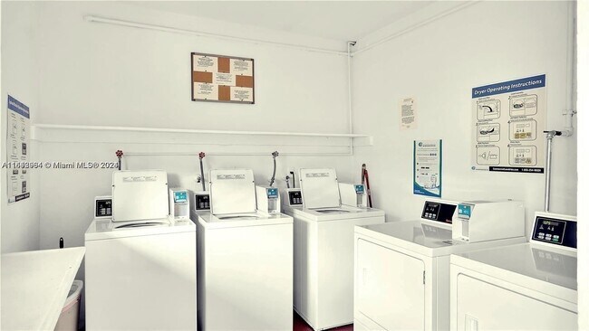 Building Photo - 3800 SW 102nd Ave