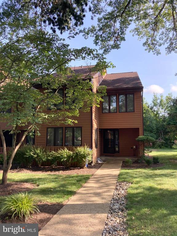 Building Photo - 61 Sayre Dr