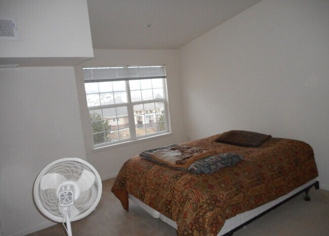 Building Photo - Nice 2 bed 2 bath near DIA in gated community