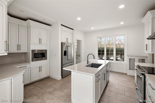 Building Photo - 1200 Orchard Ridge Rd