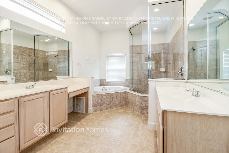 Building Photo - 11102 Hyacinth Pl