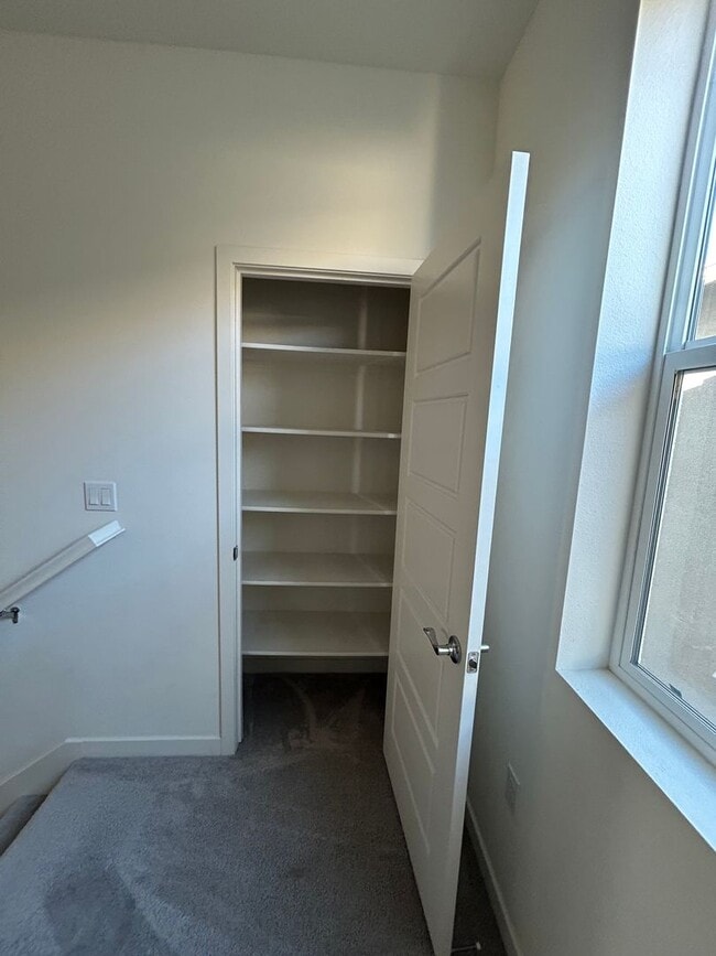 Building Photo - PET FRIENDLY