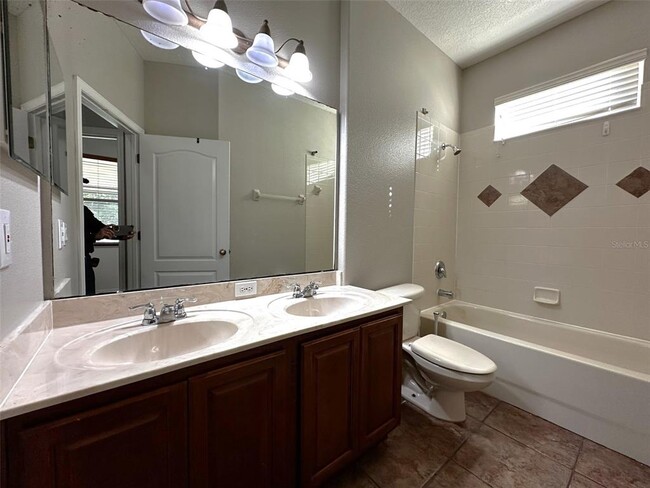 Building Photo - 324 Cortona Dr