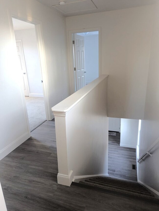 Building Photo - 247 Reed Ave