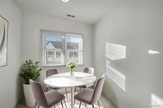 Building Photo - 628 Strong St