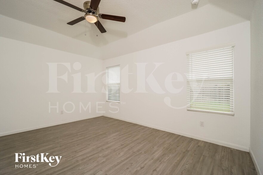 Building Photo - 1260 Treehouse Ln