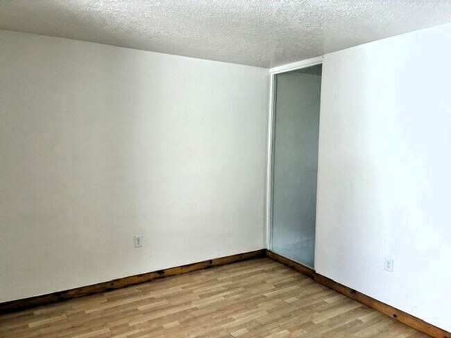 Building Photo - 340 Straight Creek Dr