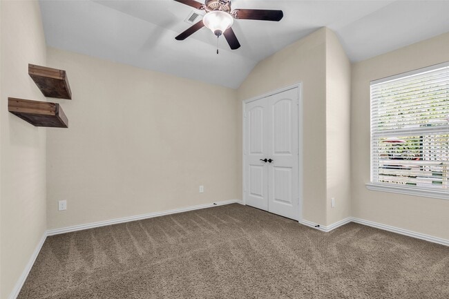 Building Photo - 9023 S Comanche Cir