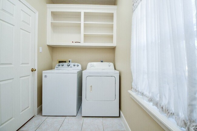 Building Photo - 1502 Emerald Springs Ct