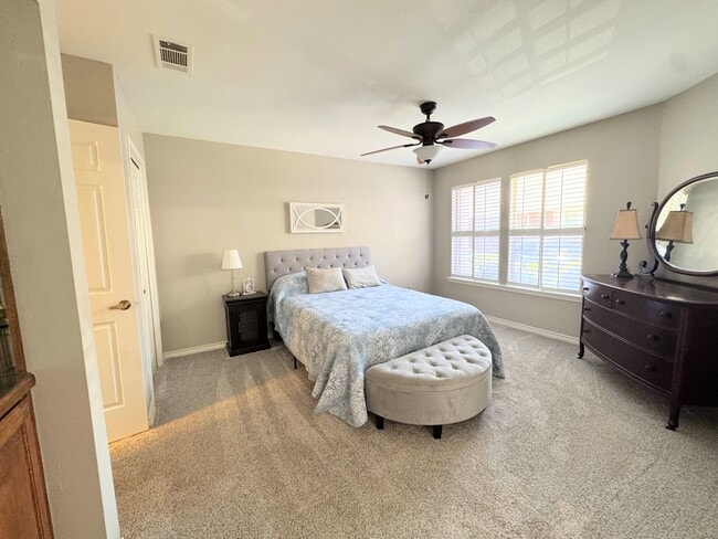 Building Photo - 9809 Lakewood Ct