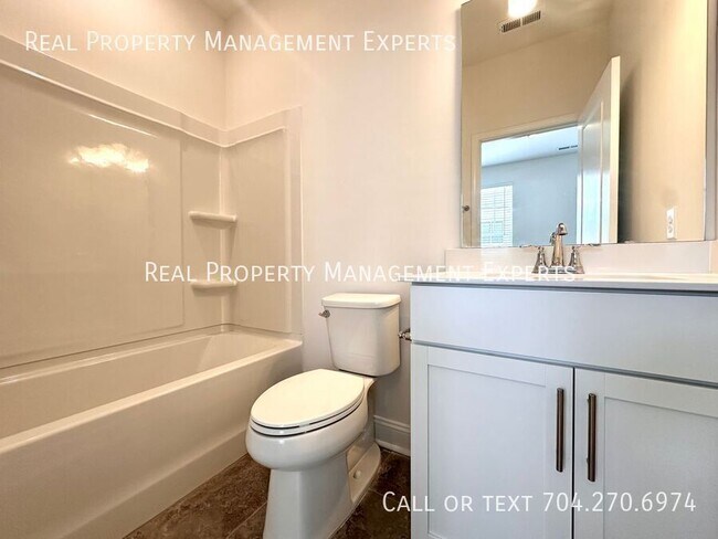 Building Photo - 5027 Layman Dr