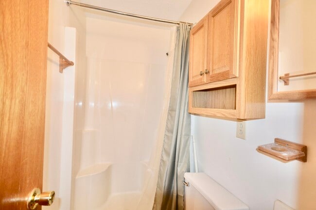 Building Photo - 2590 Townhouse Dr SE