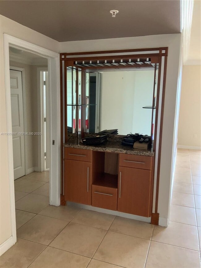 Building Photo - 888 Douglas Rd