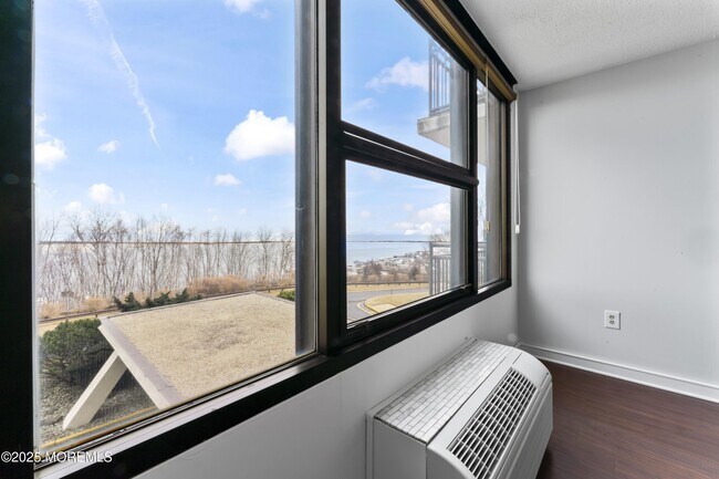 Building Photo - 1 Scenic Dr