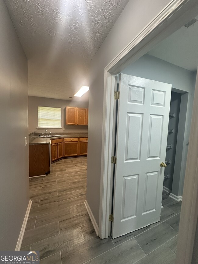 Building Photo - 2877 Partin Pl