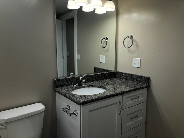 Building Photo - 584 2530 W