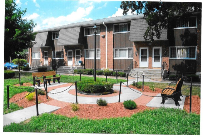 Building Photo - 458 Middle Turnpike W