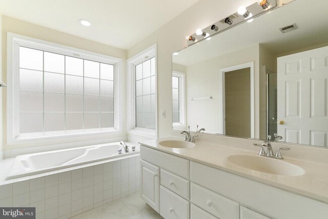 Building Photo - 5161 Sapphire Sky Ln