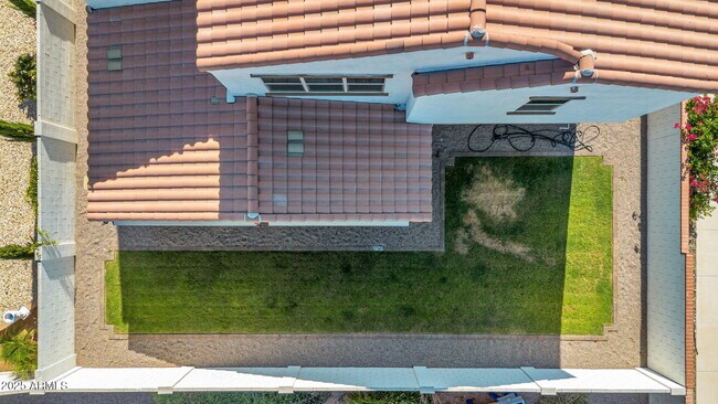 Building Photo - 9418 E Theia Dr