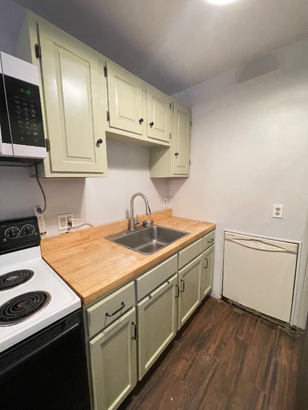 Building Photo - 53 Hortons Rd