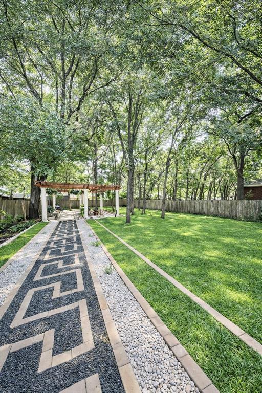 Building Photo - 9313 Sanford Dr