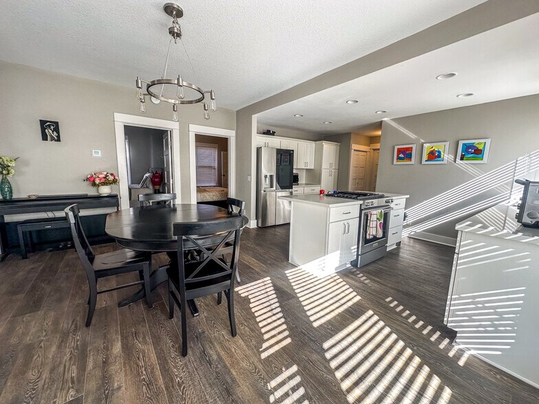 Building Photo - 5530 N Haight Ave