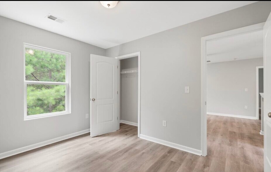 Building Photo - 509 Kinsale Ct